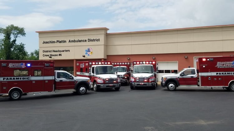 Two Paramedics Hurt in MO Ambulance Wreck