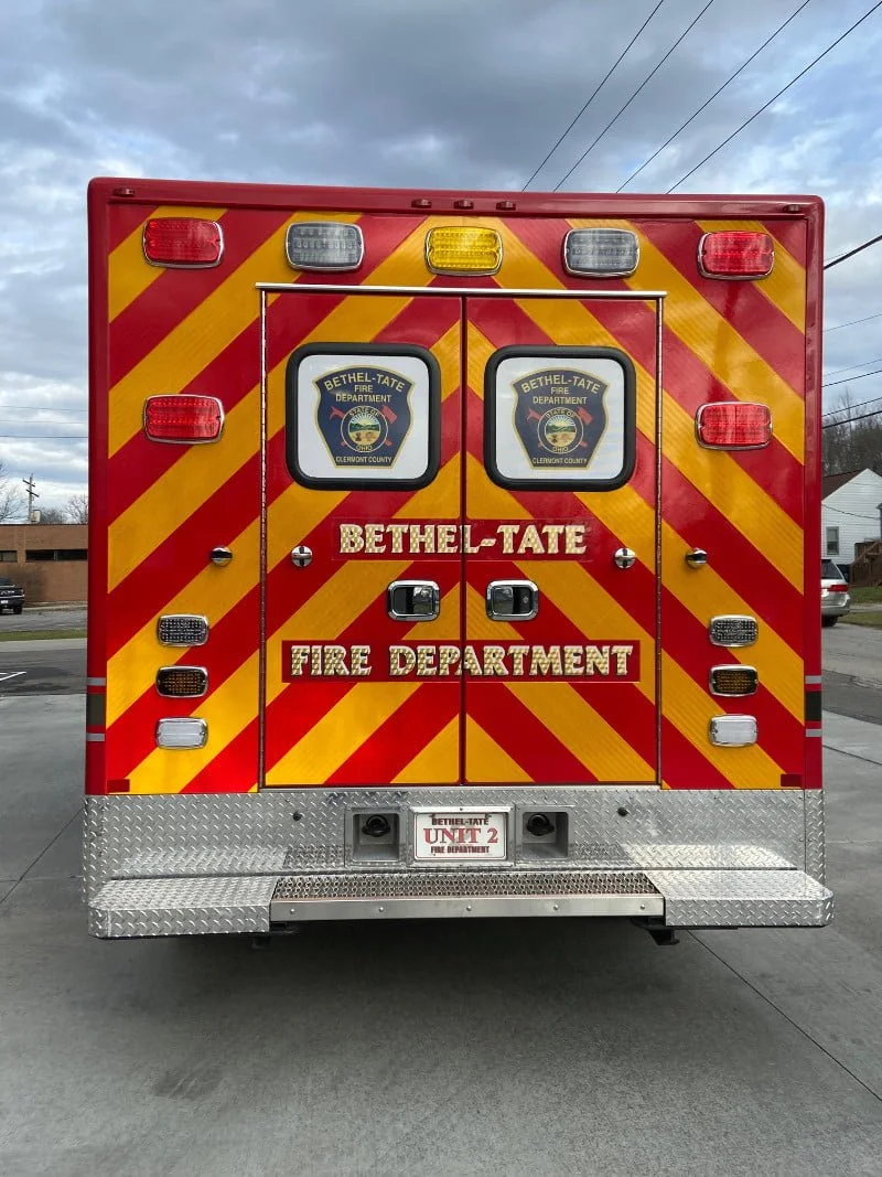 The Bethel-Tate ambulance has all Whelen LED warning lights, and two Whelen LED M9 load lights at the rear.