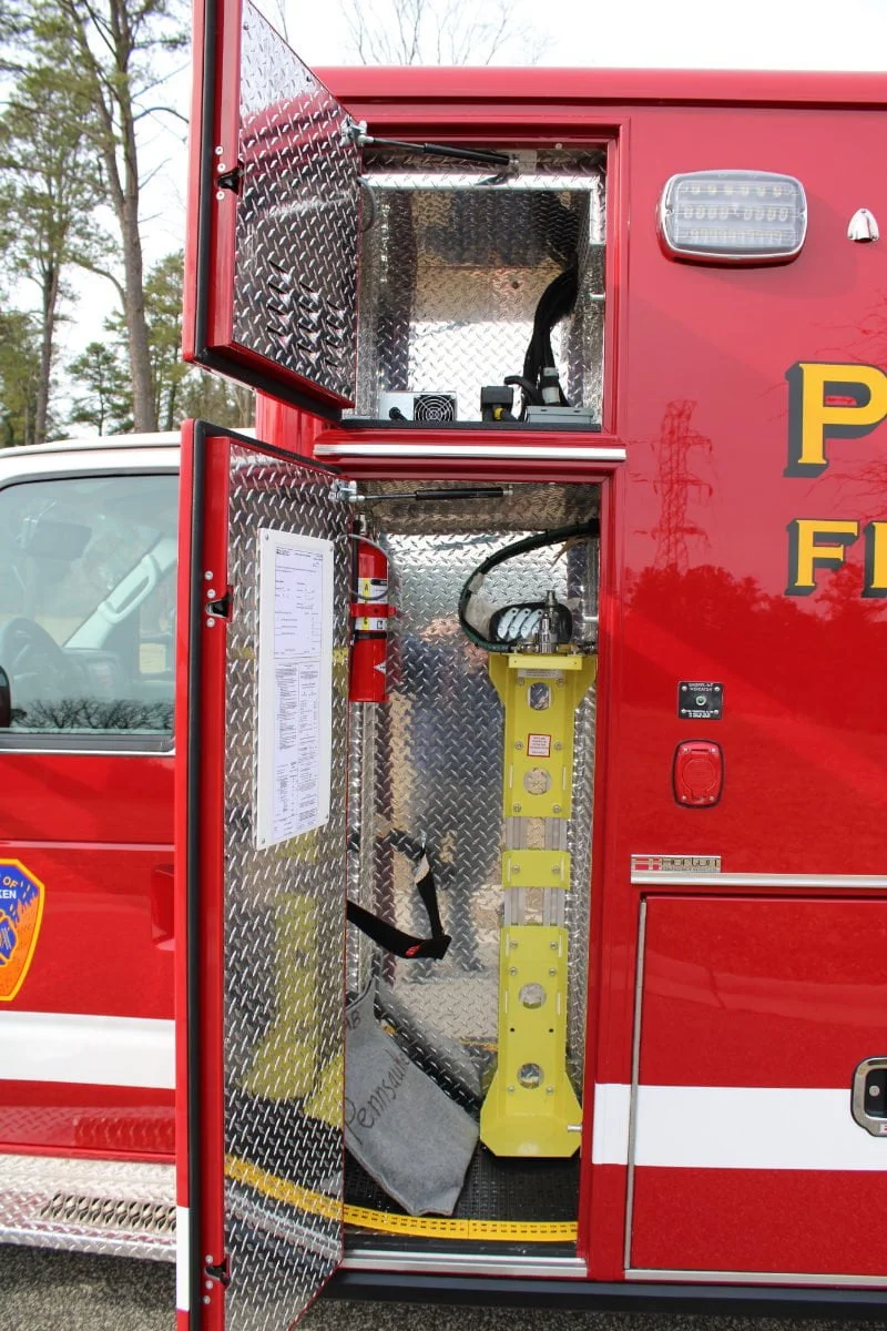 The rig has an oxygen transfill system with a 10-foot stainless steel hose that allows the ambulance to pull up next to a cascade system and fill the O2 bottle without removing it from the truck.