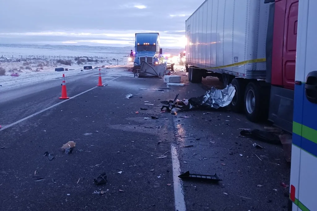 WY EMT Killed, Another Hurt in Ambulance Crash