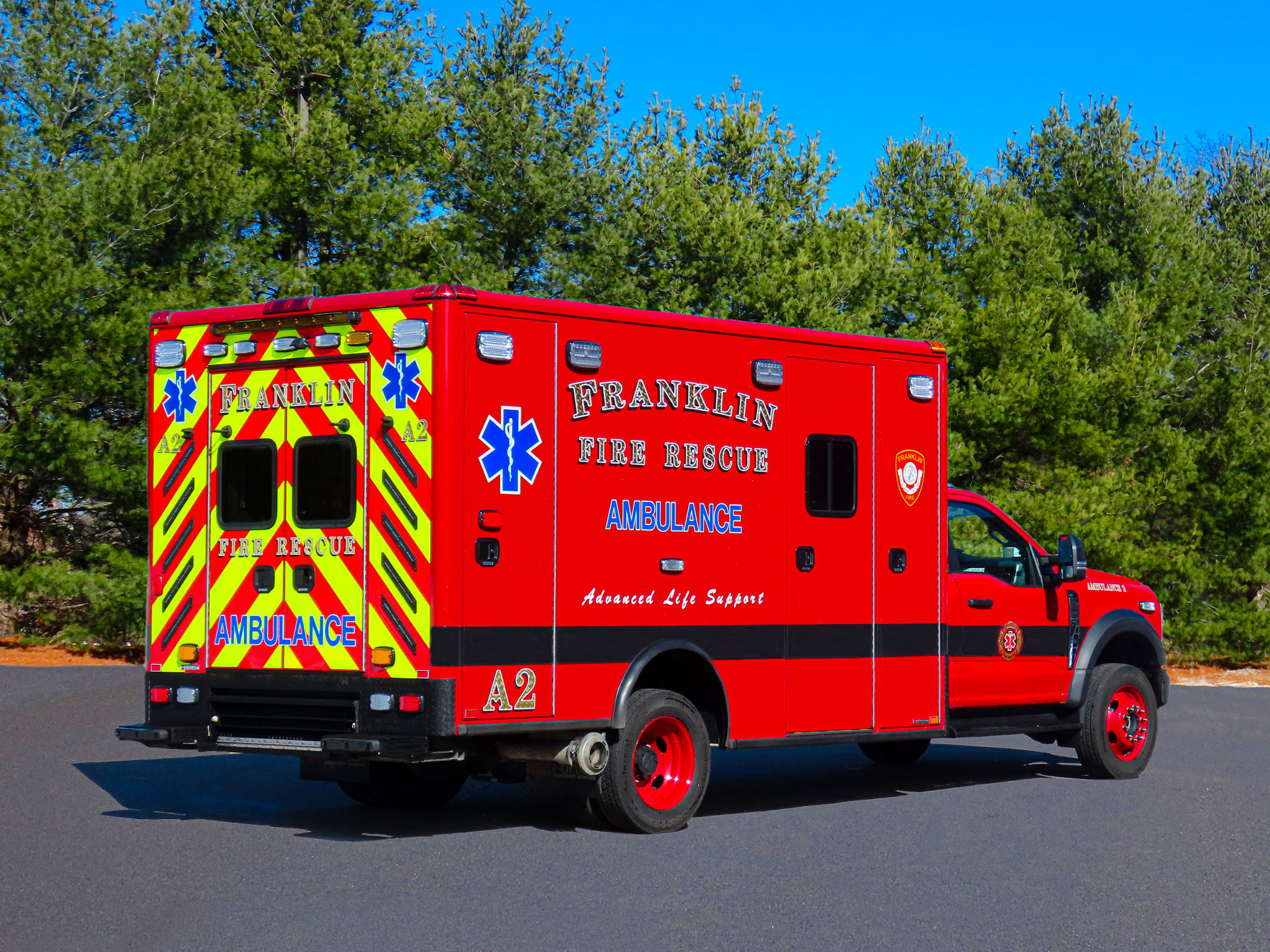 Horton Emergency Vehicles built this Type 1 ambulance on a Ford F-550 4×4 chassis with a 173-inch-long patient module for the Franklin (MA) Fire Department. (Photos courtesy of Mike Boynton/Franklin Fire Department)